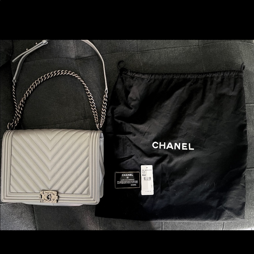 Selling this beautiful Chanel purse !! 🔥💯auth - Picture 1 of 4